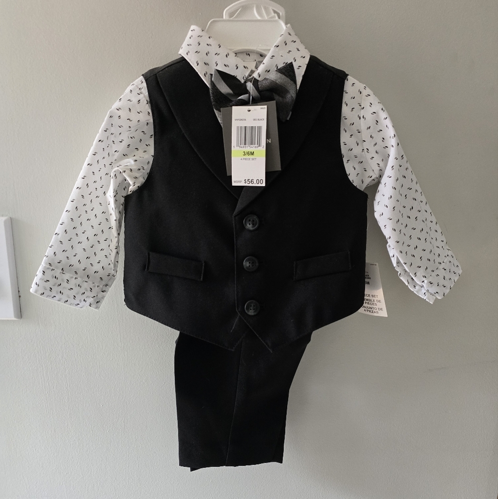 Babys 4 piece suit - 3/6 months